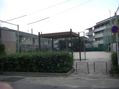 諸岡中公園