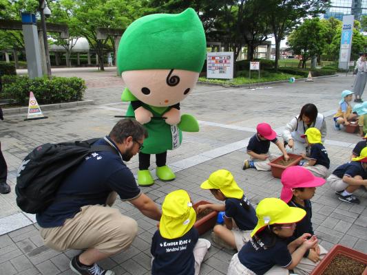 グリッピも見守ります